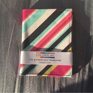 COLORPLAY Striped Passport Case